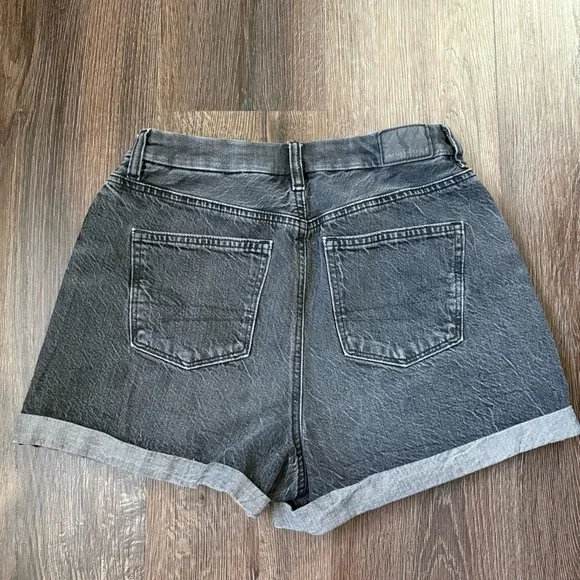 American Eagle Black Cuffed Shorts Size 4 Comfort Stretch Waistband - Picture 5 of 6